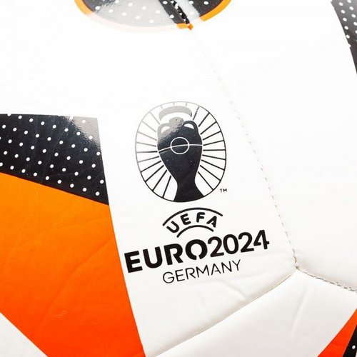 ������ ����� Euro 2024 Club Ball � ������ ������ ���� ����� �� ������� ���������� ����� Adidas